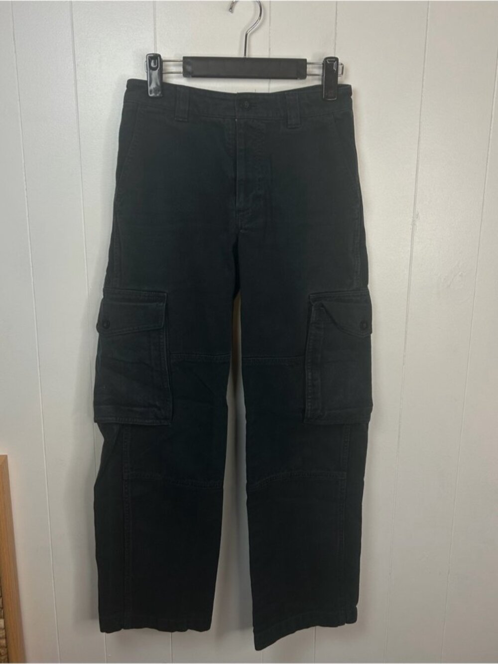 Aritzia TNA Black Cargo Pants Low Rise Straight Leg size 2 Short No Stretch Y2K